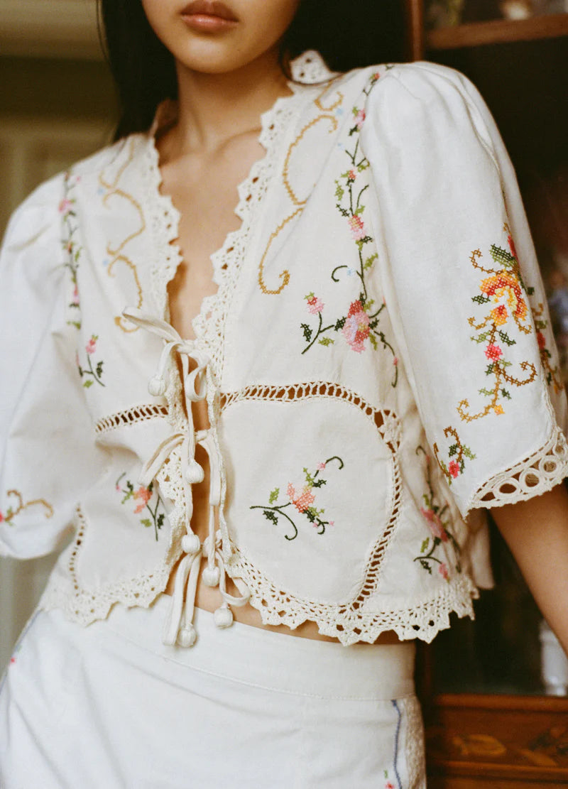 Edwina Embroidery S/Slv Tie Front Top - White