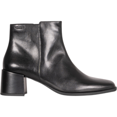 5609 Stina - Black