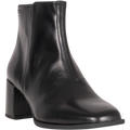 5609 Stina - Black
