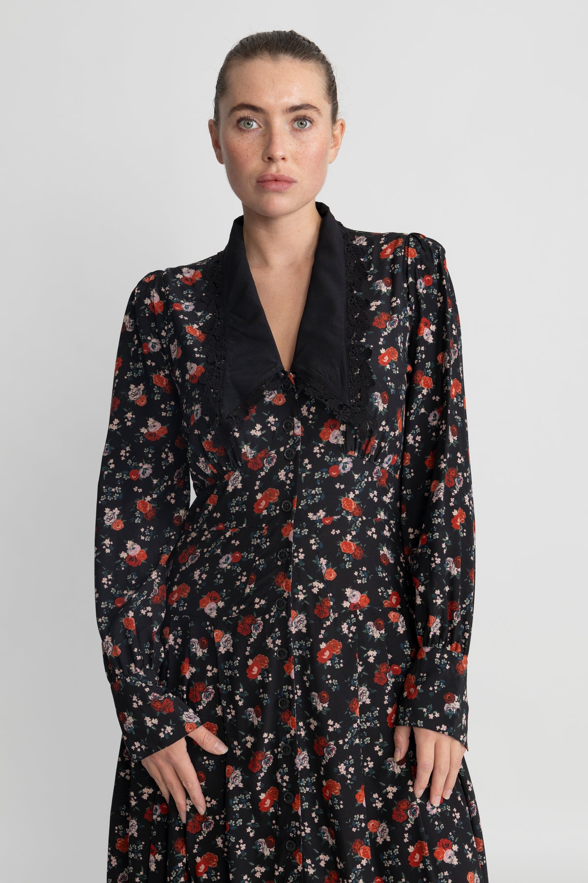 Nelly Marseille - Black