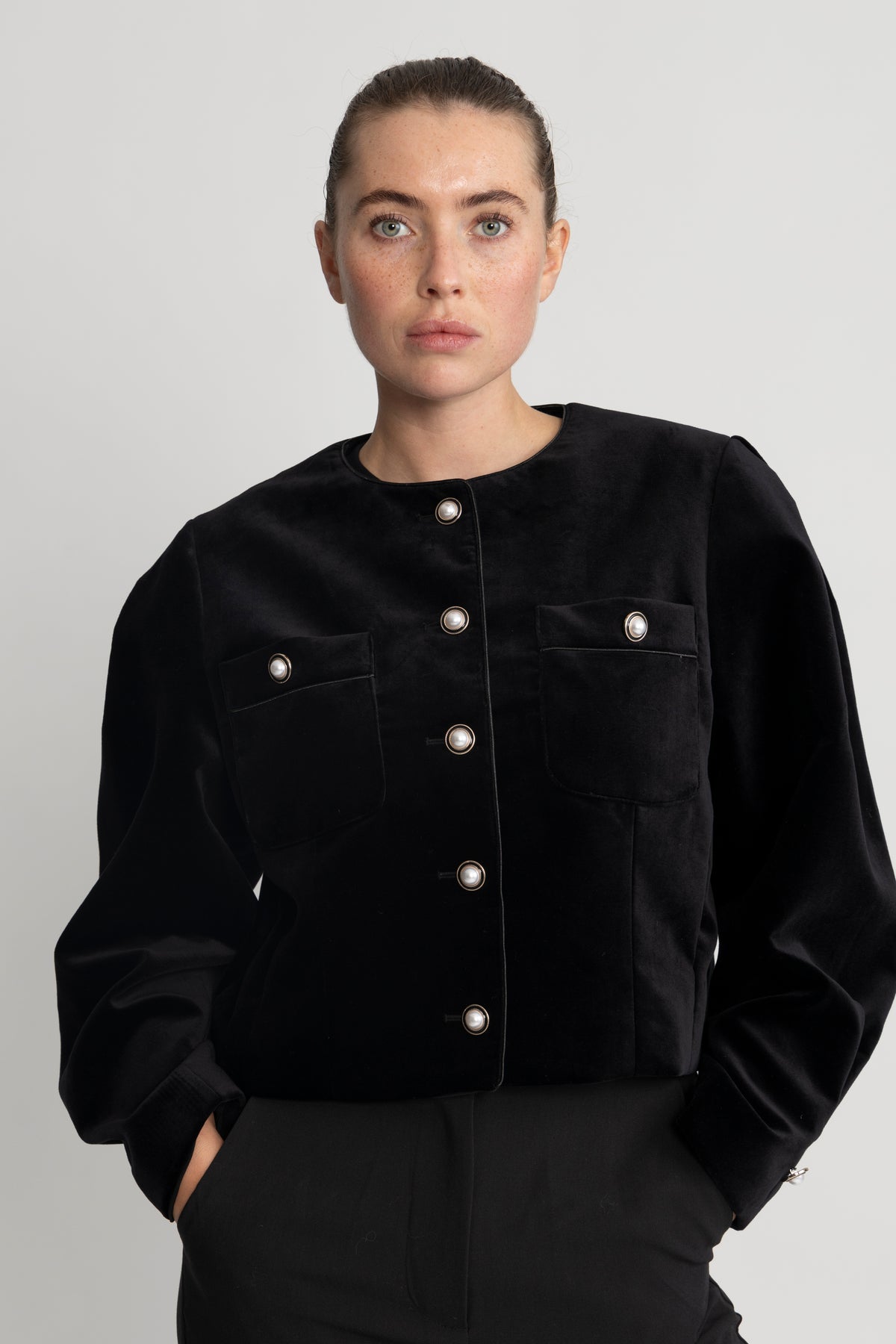 Louvre Velvet - Black