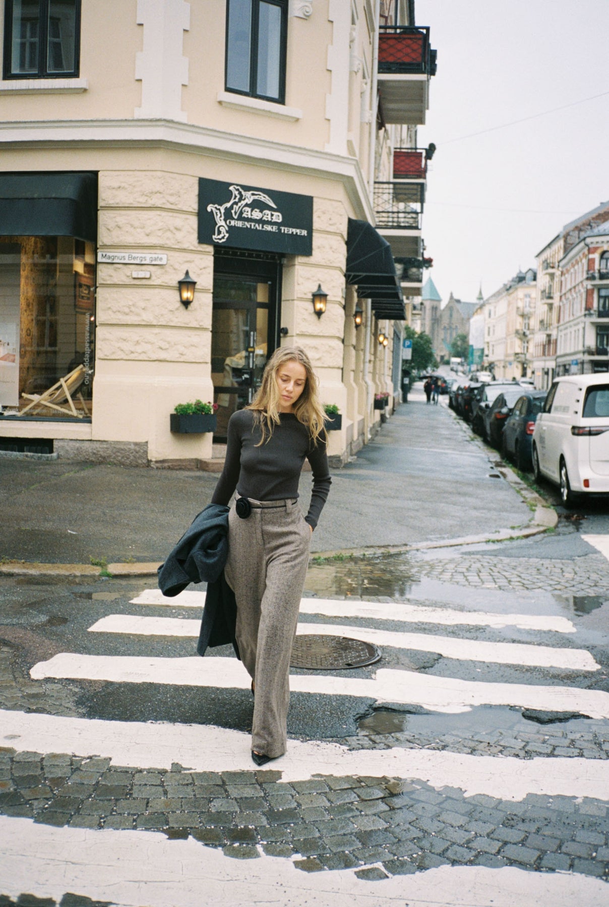 Zoe Herringbone Pant - Brown