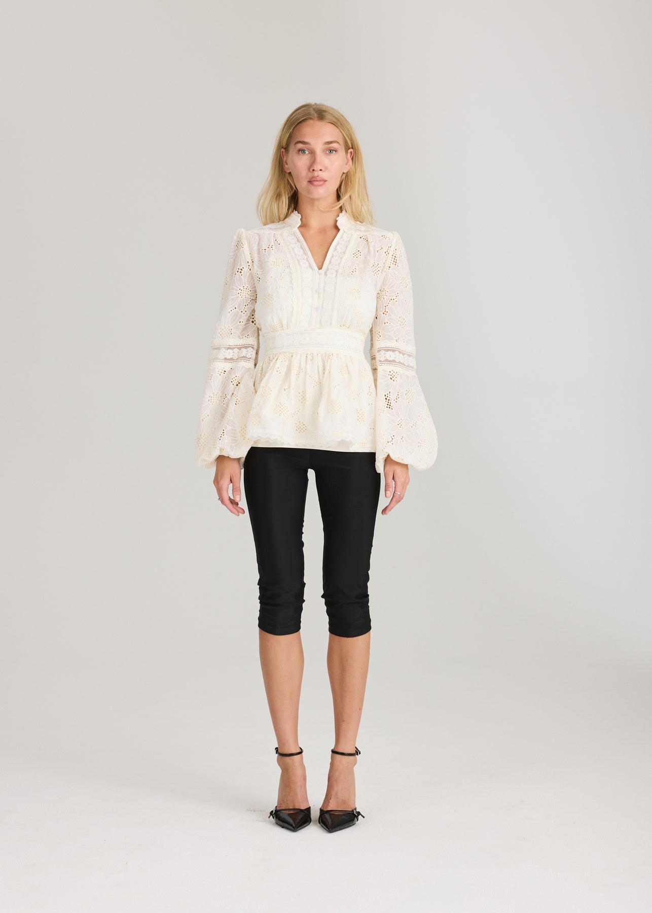 Aliah Daisy Blus - Cream