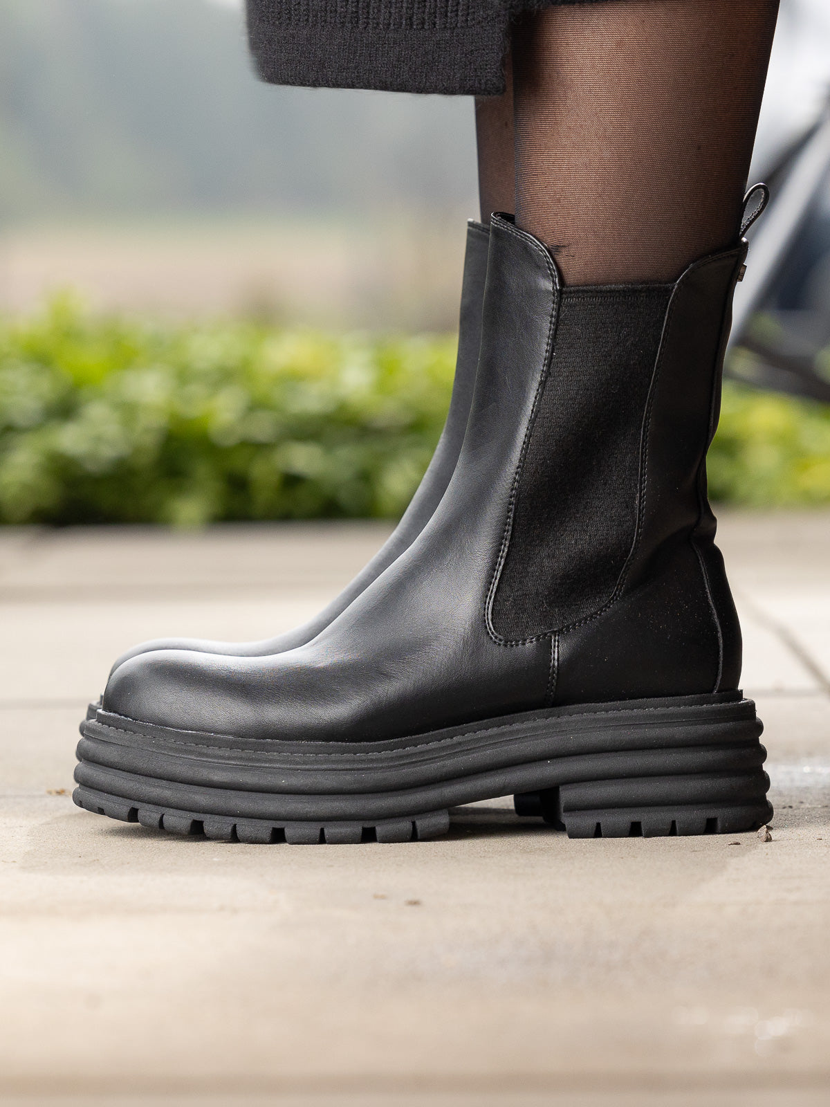 Taranto - Light Black