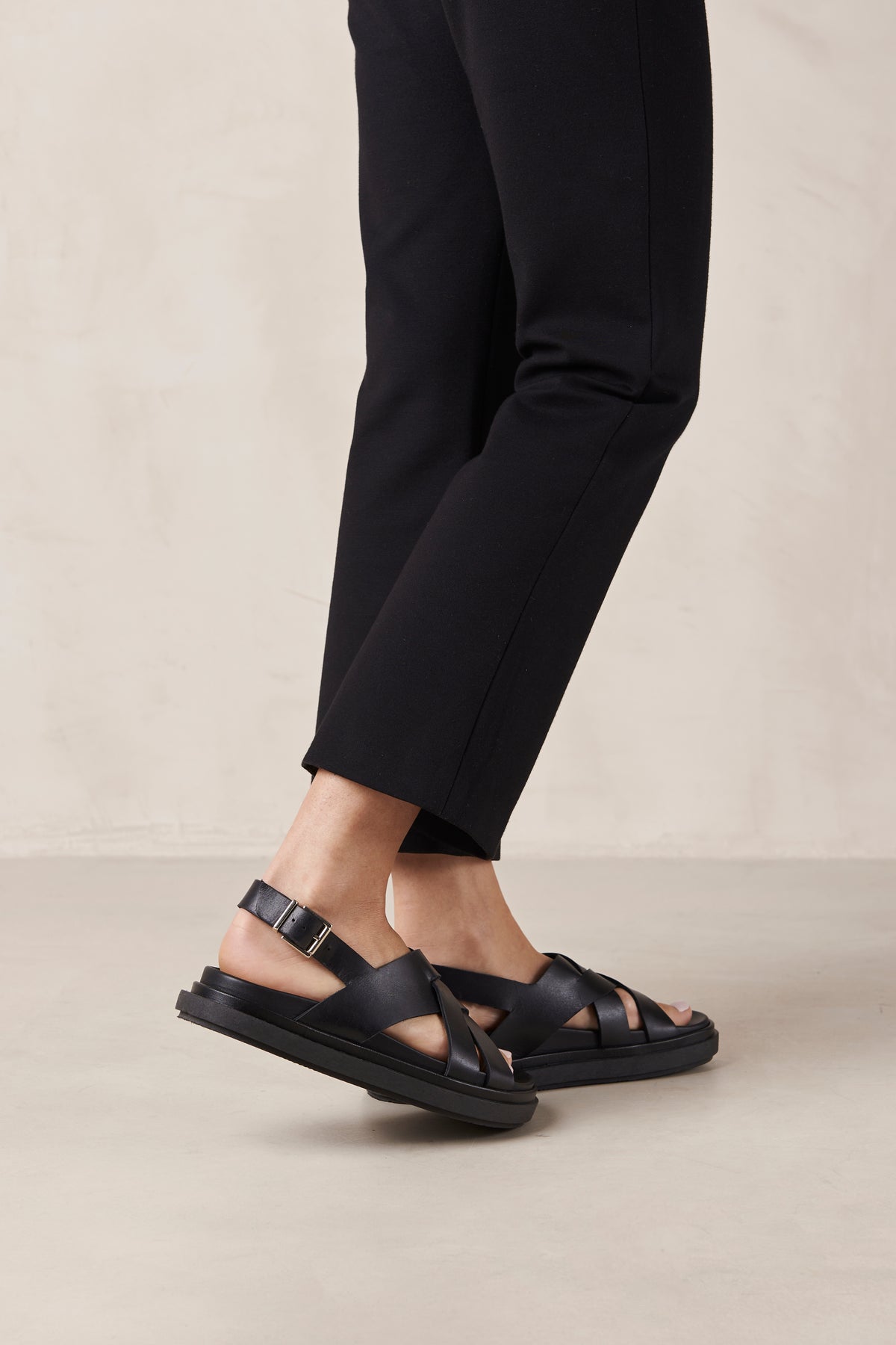 Trunca Leather Sandals - Black