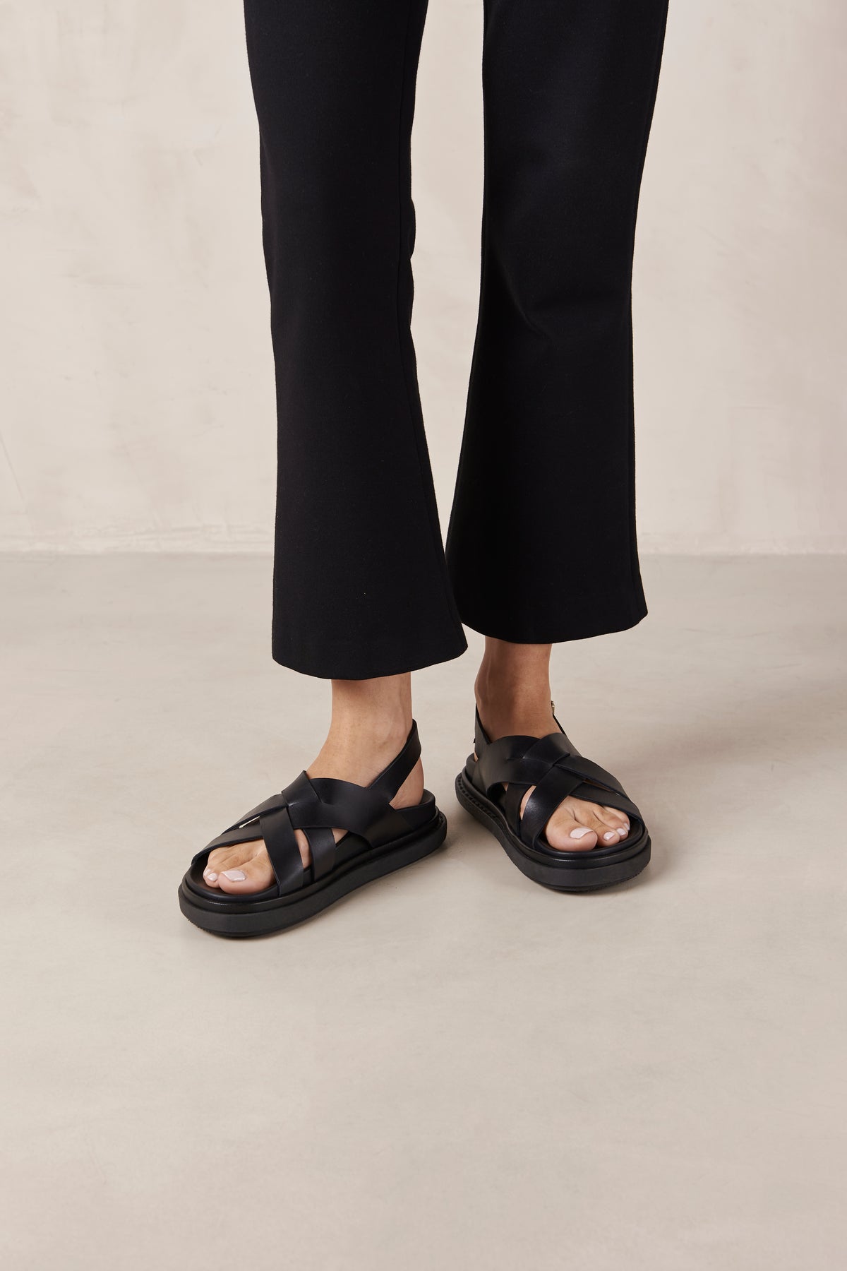 Trunca Leather Sandals - Black