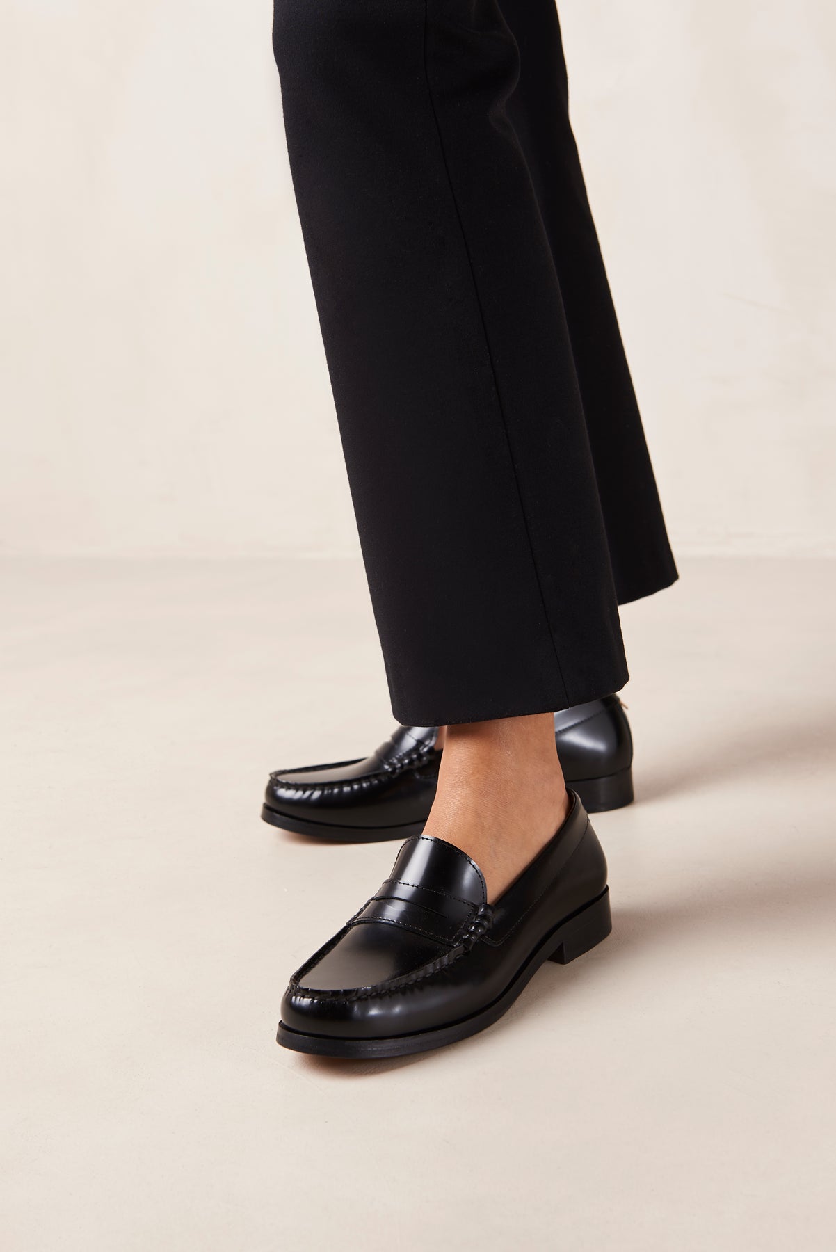 Rivet Leather Loafers - Black