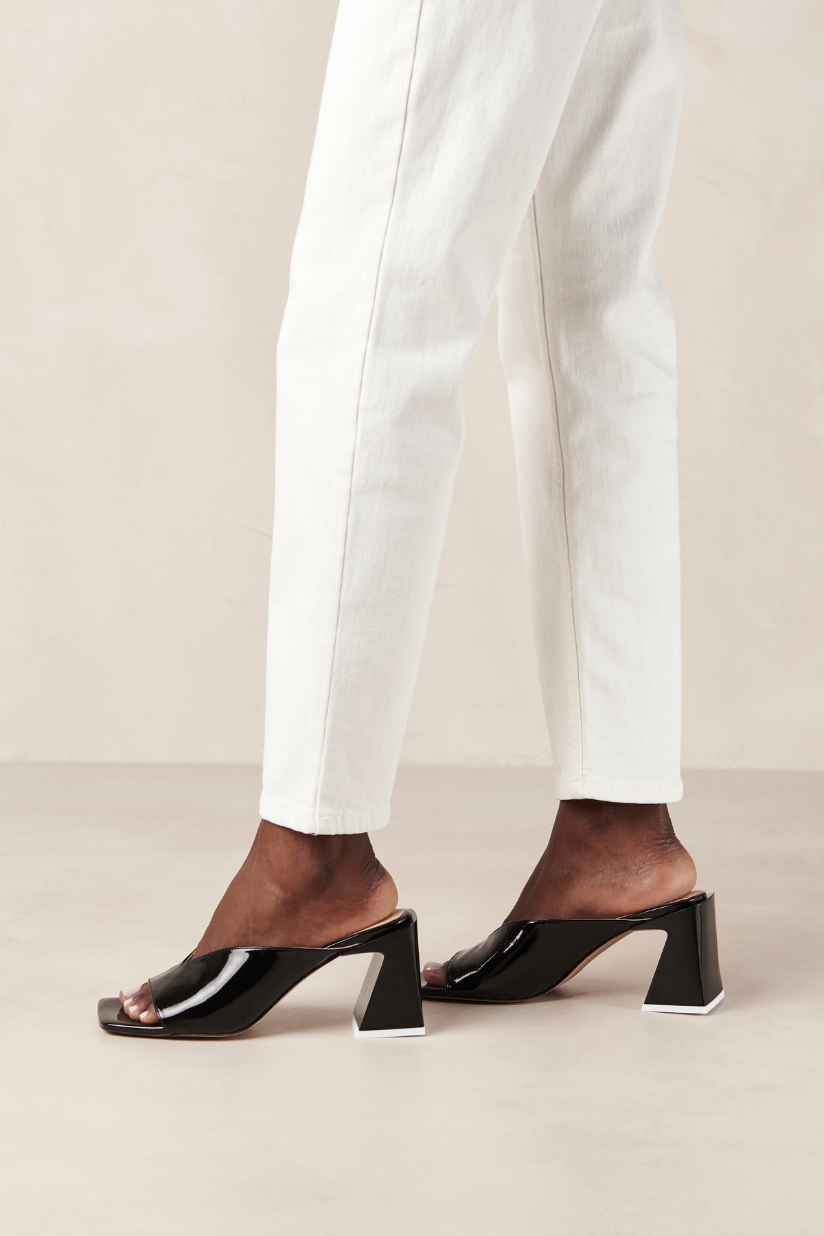 Tasha Leather Sandals - Black
