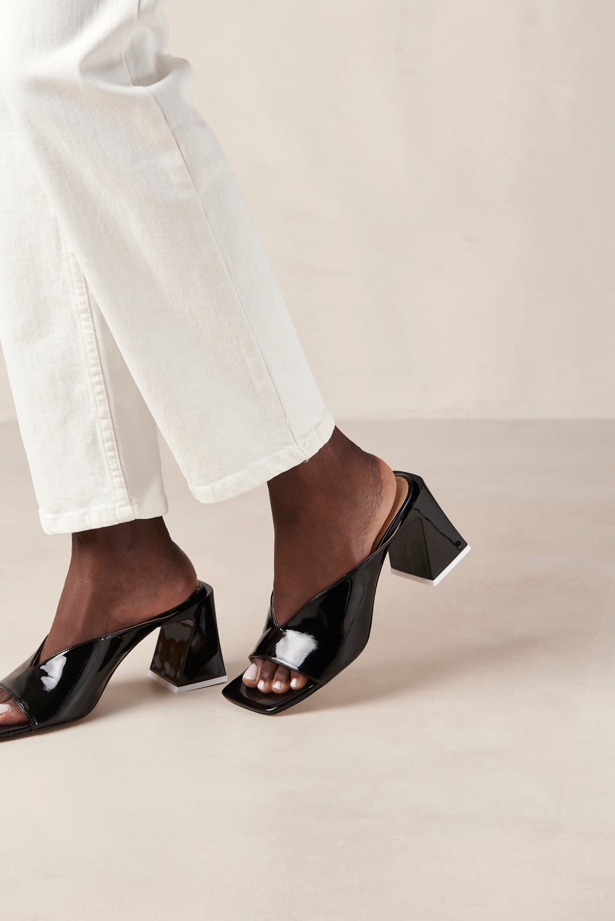 Tasha Leather Sandals - Black
