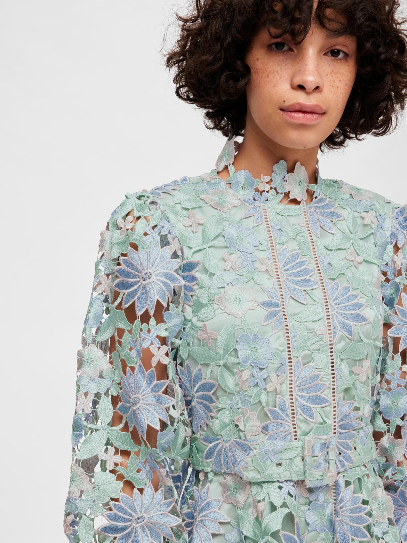 Silja LS Embroidery Short Dress Multi - Blue Heron Multi Color