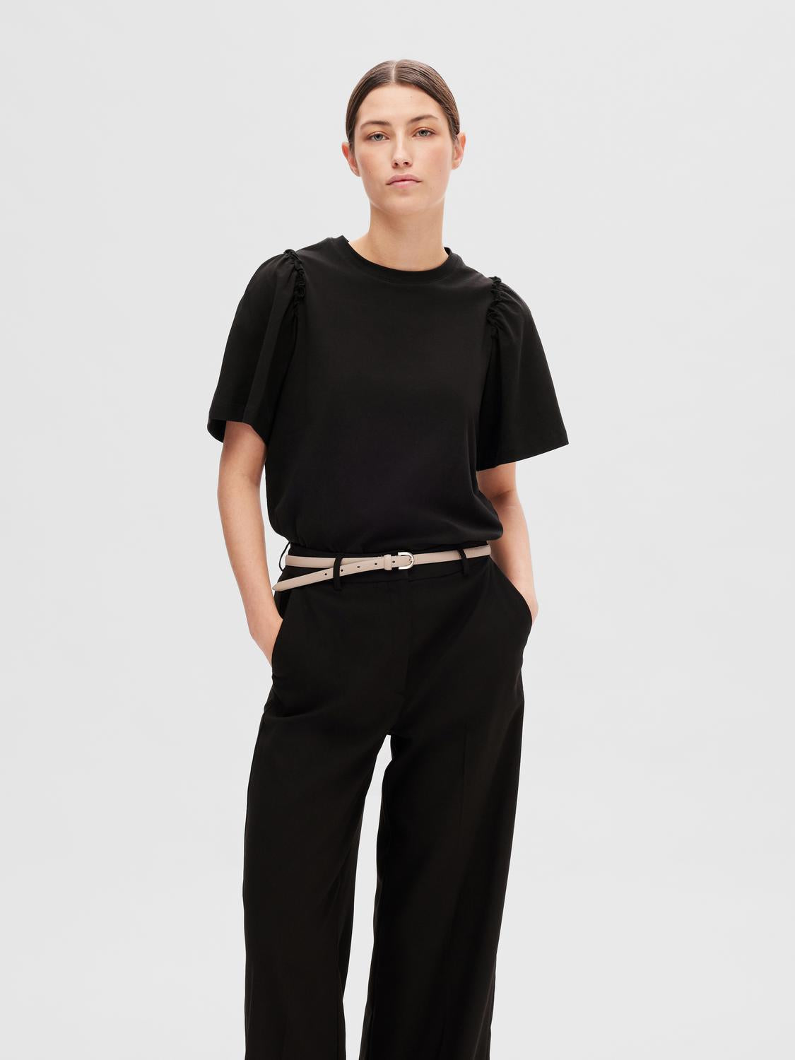 Selected Femme Penelope 2/4 Ruffle Tee Noos - Svart