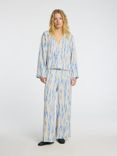 Baela Ls Aop V-Neck Top B - Birch Aop
