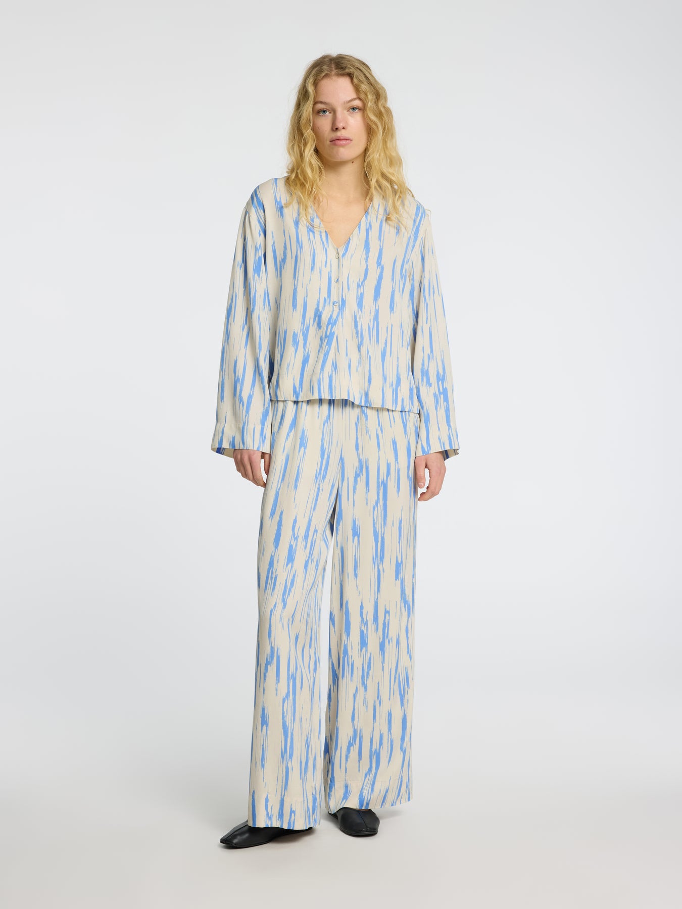 Baela Ls Aop V-Neck Top B - Birch Aop
