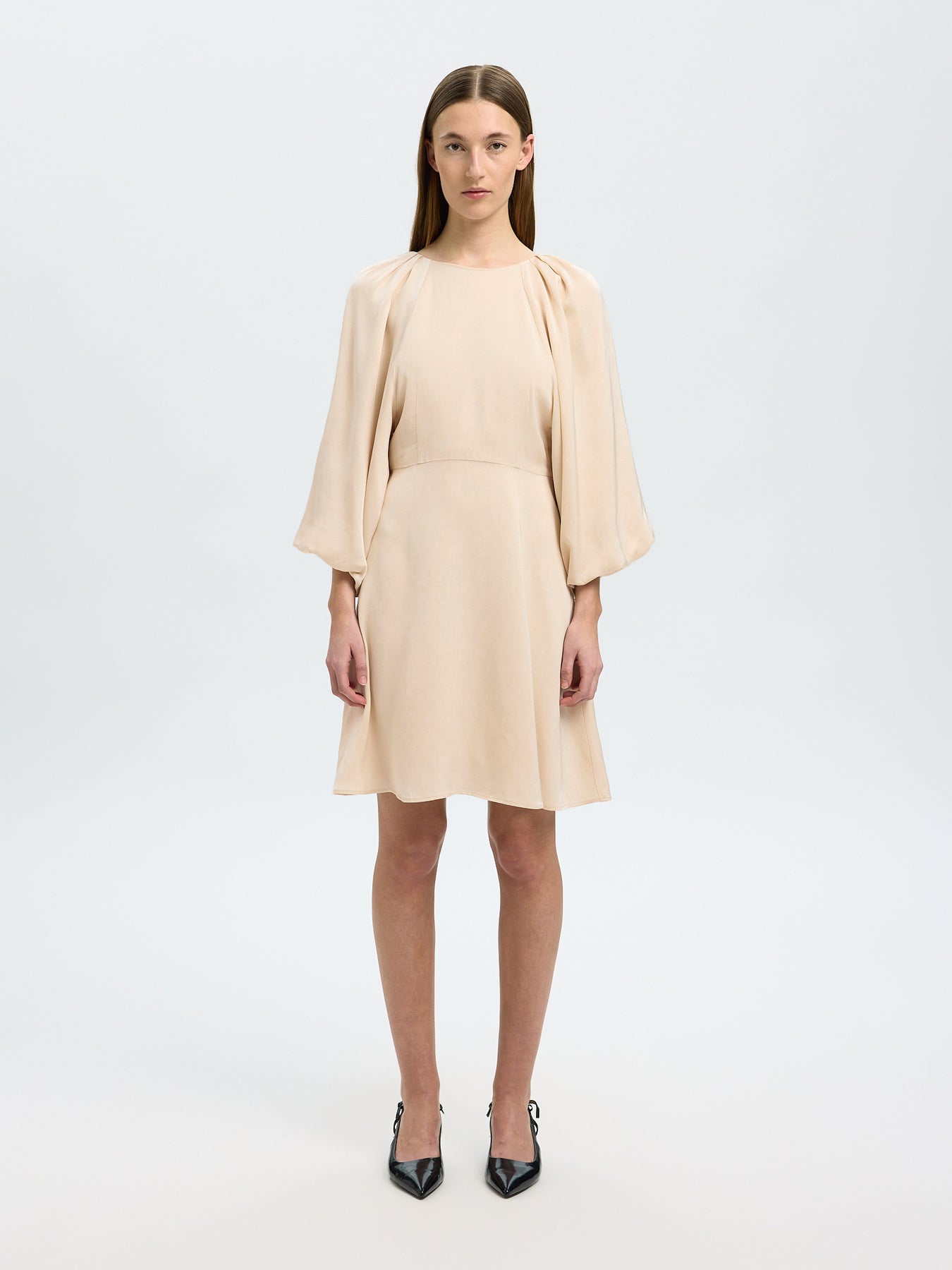 Laurina 3/4 Short Open Back Dress B - Sandshell