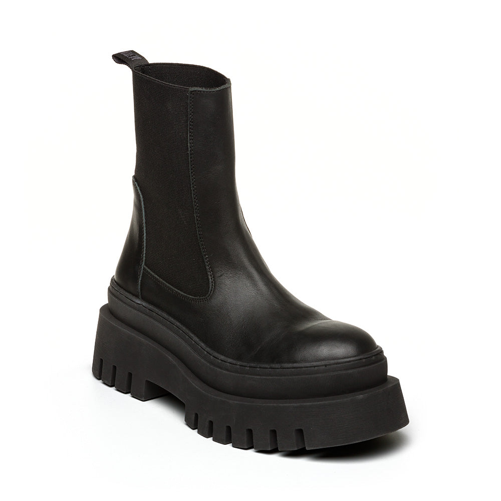 Cassandra - Black Leather