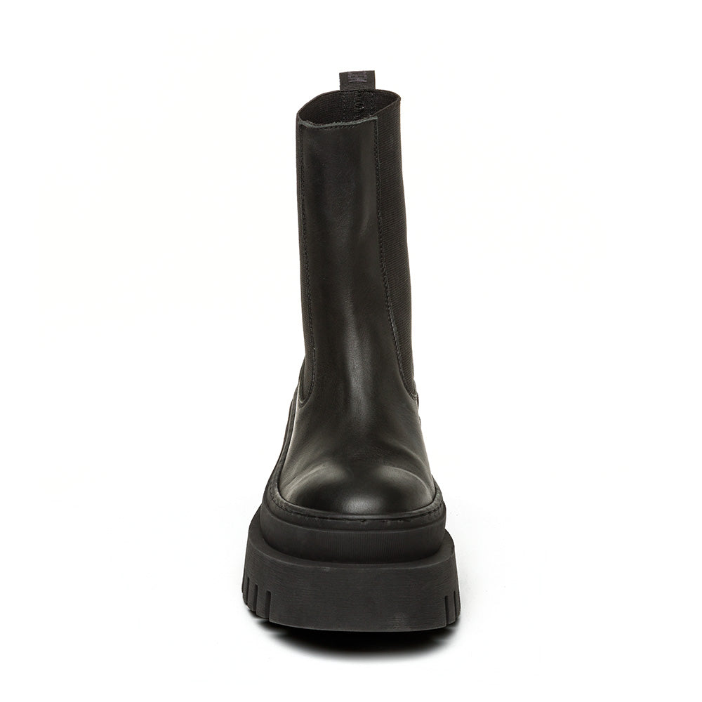Cassandra - Black Leather