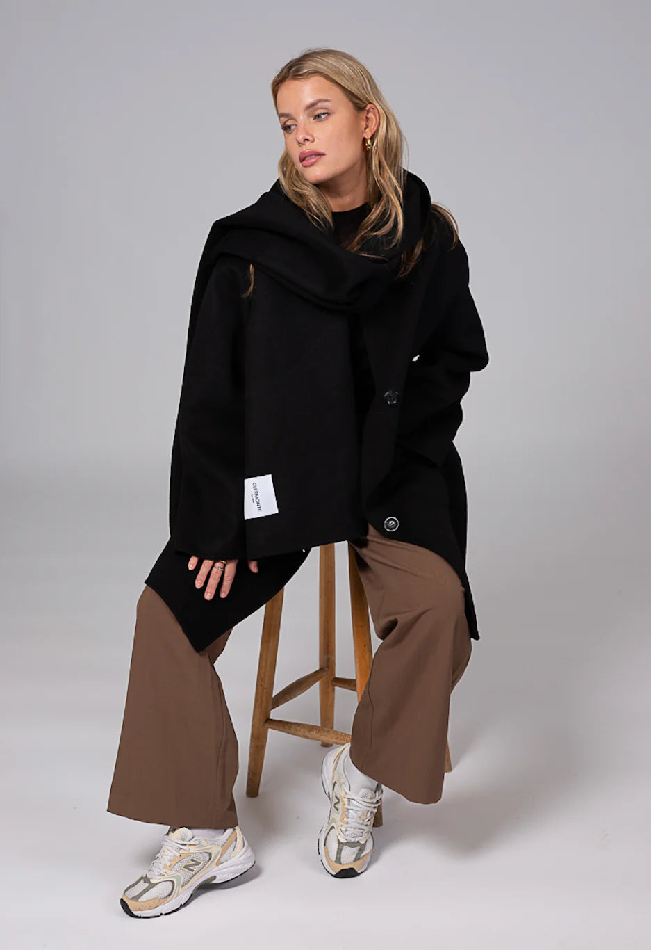 Sandy Wool Jacket - Black