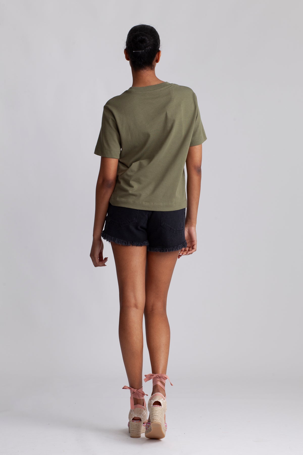 Essential Ss Boxy Tee - Olivine