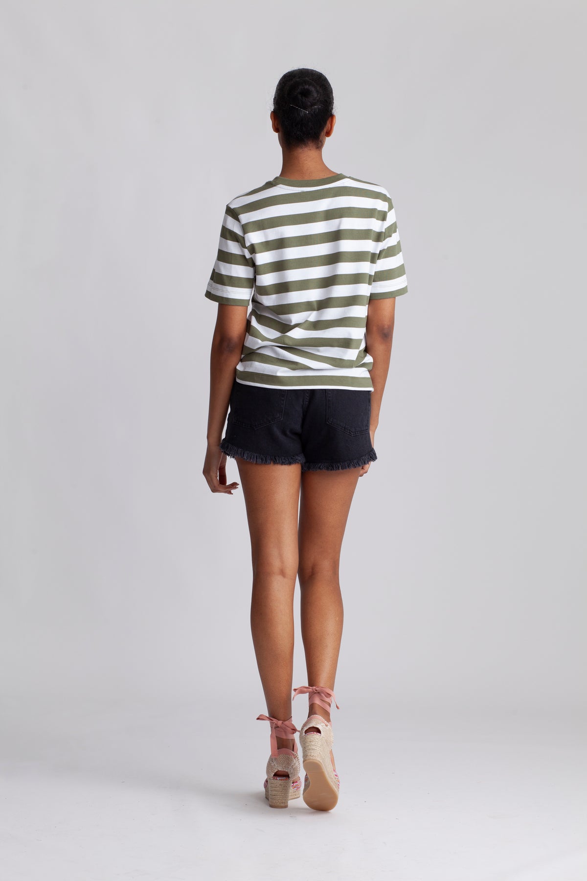 Essential Ss Striped Boxy Tee Wide - Olivine Bright White