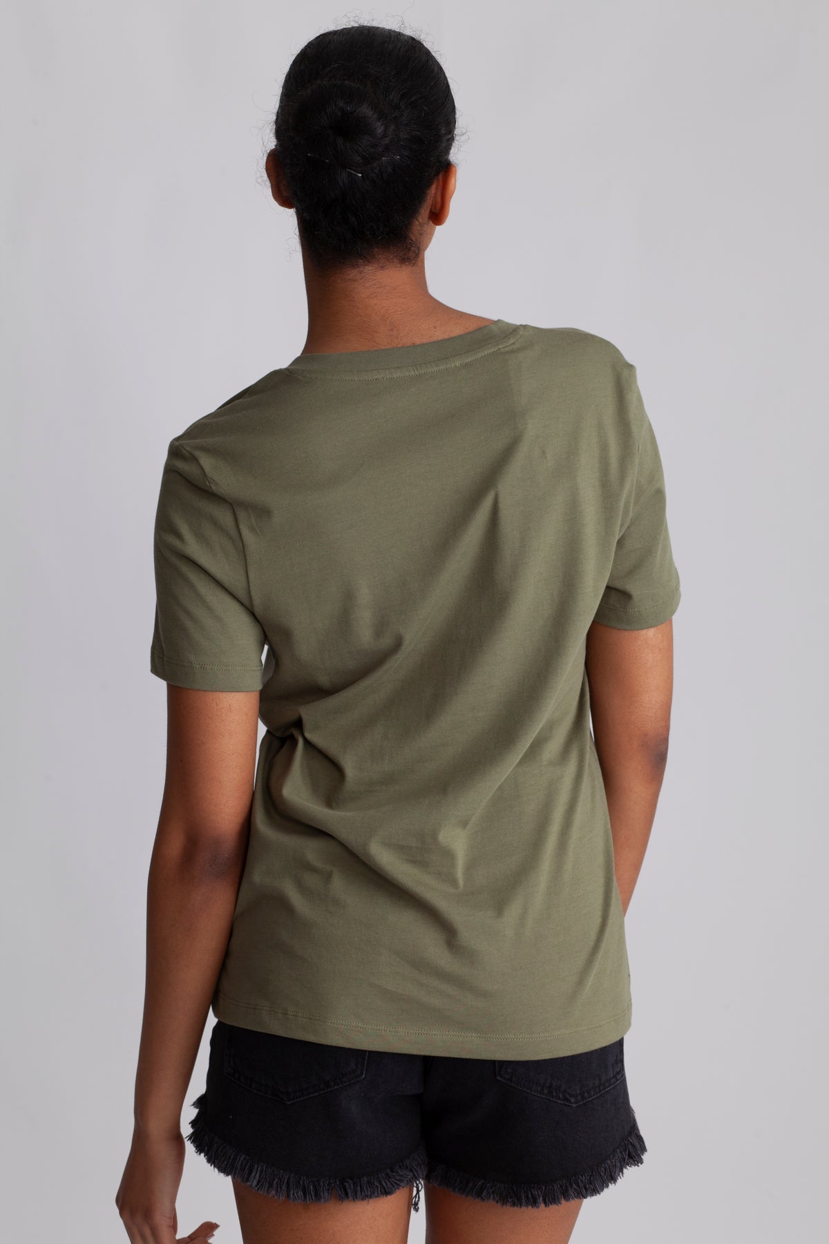 Essential Ss V-Neck Tee - Olivine