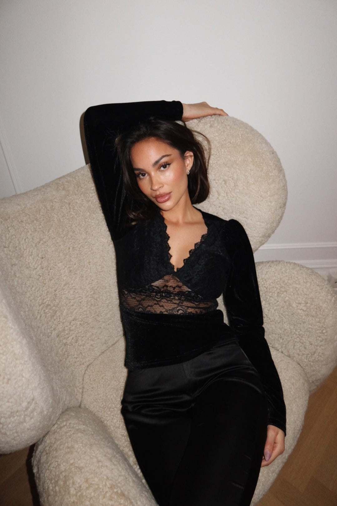 Viola Lace Velour Top - Svart