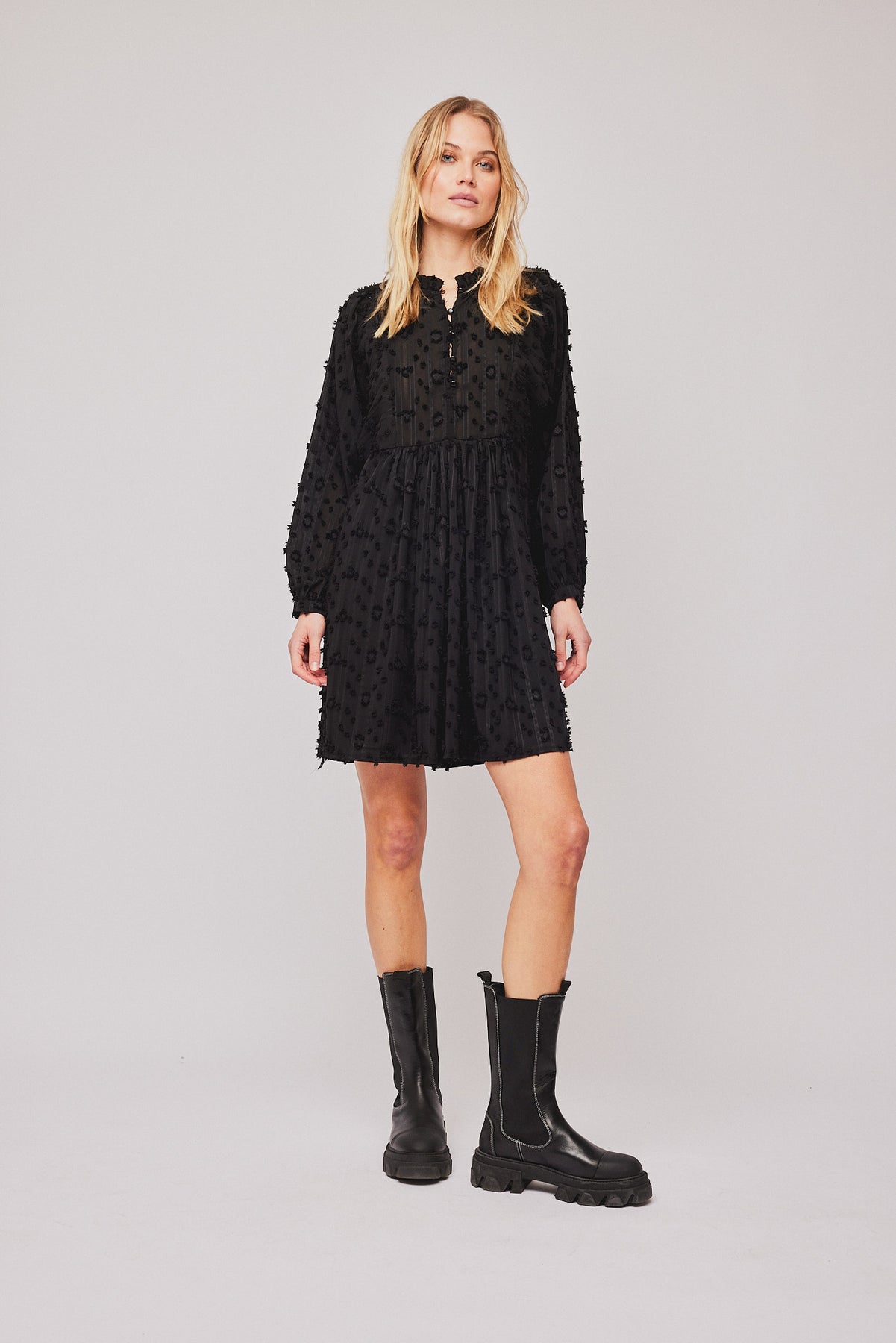 Julia Button Dress - Svart