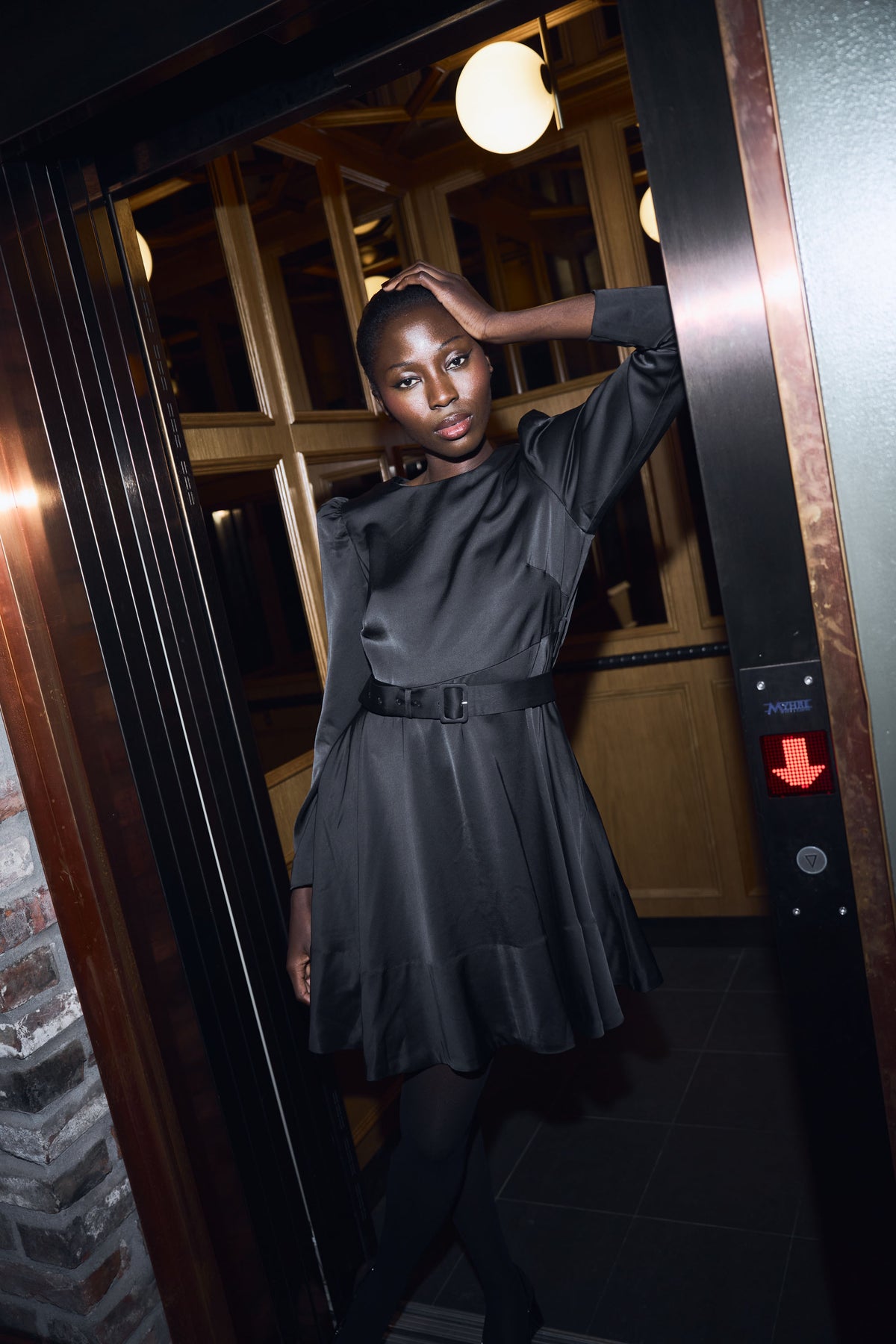 Tailored Satin Belt Dress - Svart