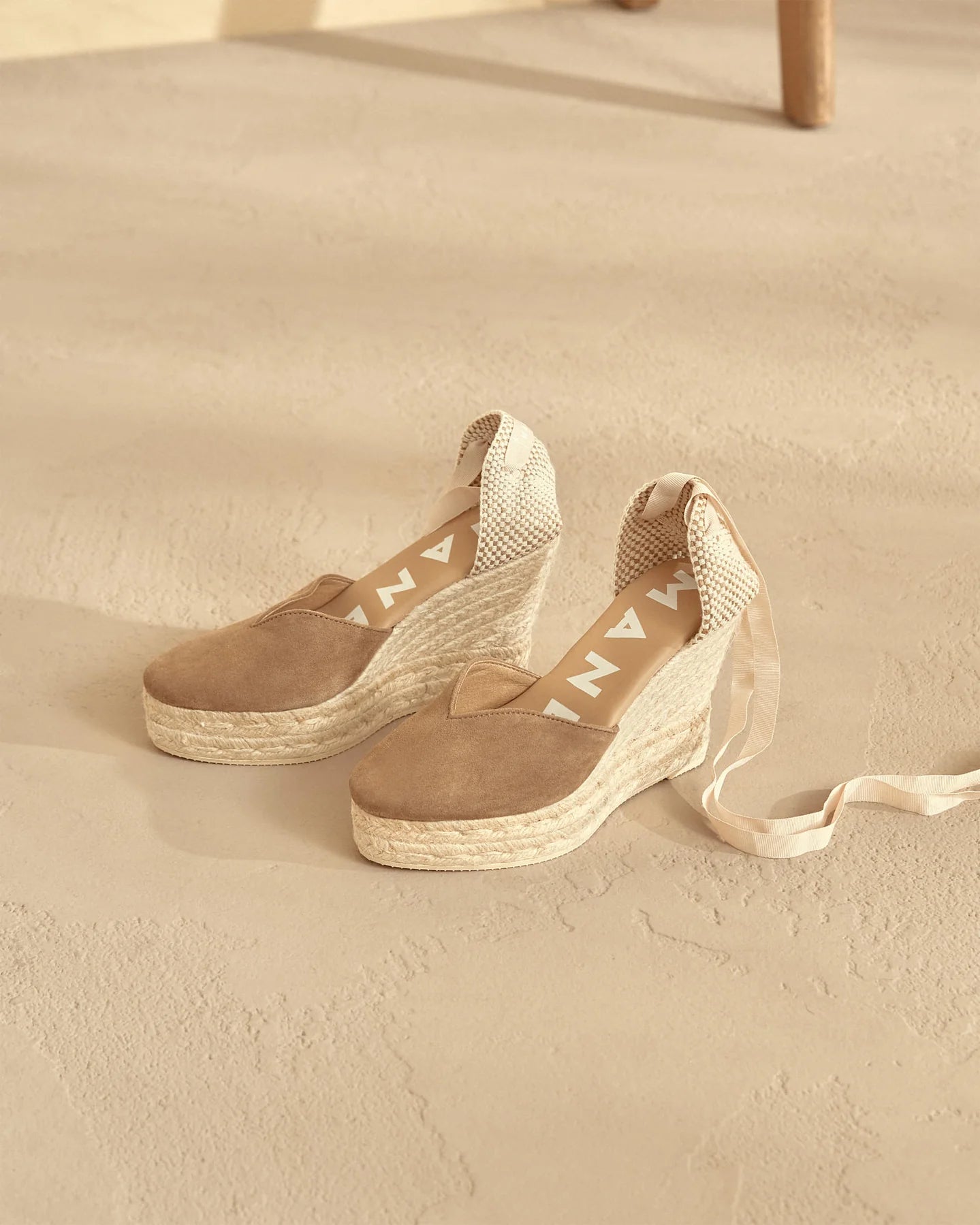 Hamptons Heart-Shaped - Vintage Taupe