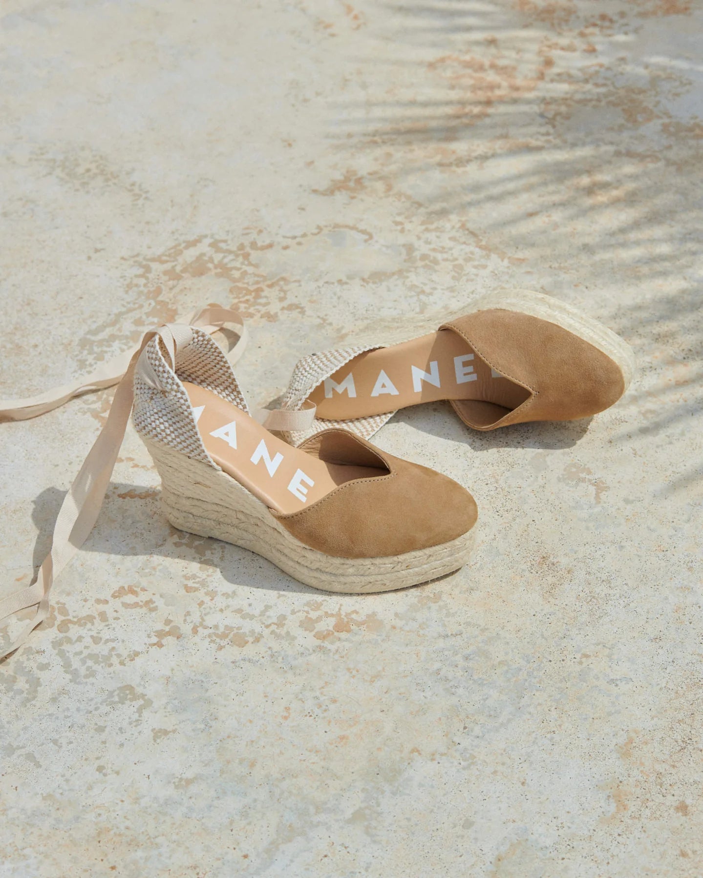 Hamptons Heart-Shaped - Vintage Taupe