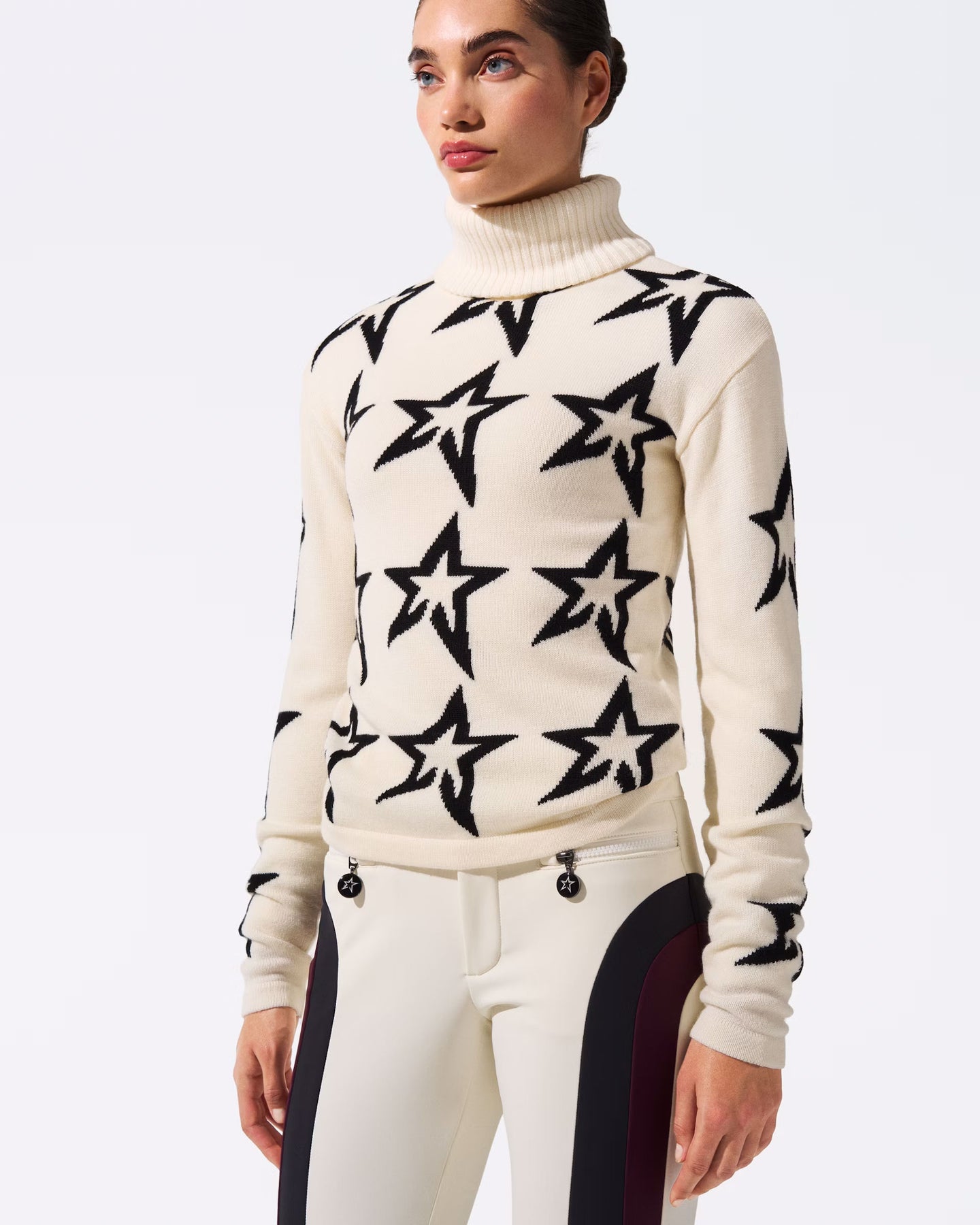 Star Dust Sweater - Snow White/Black Star