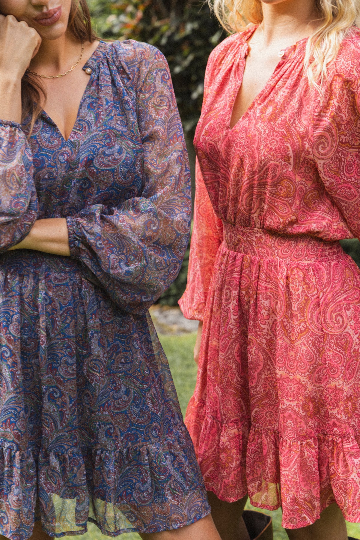 Raina Chiffon B Klänning - Röd Paisley
