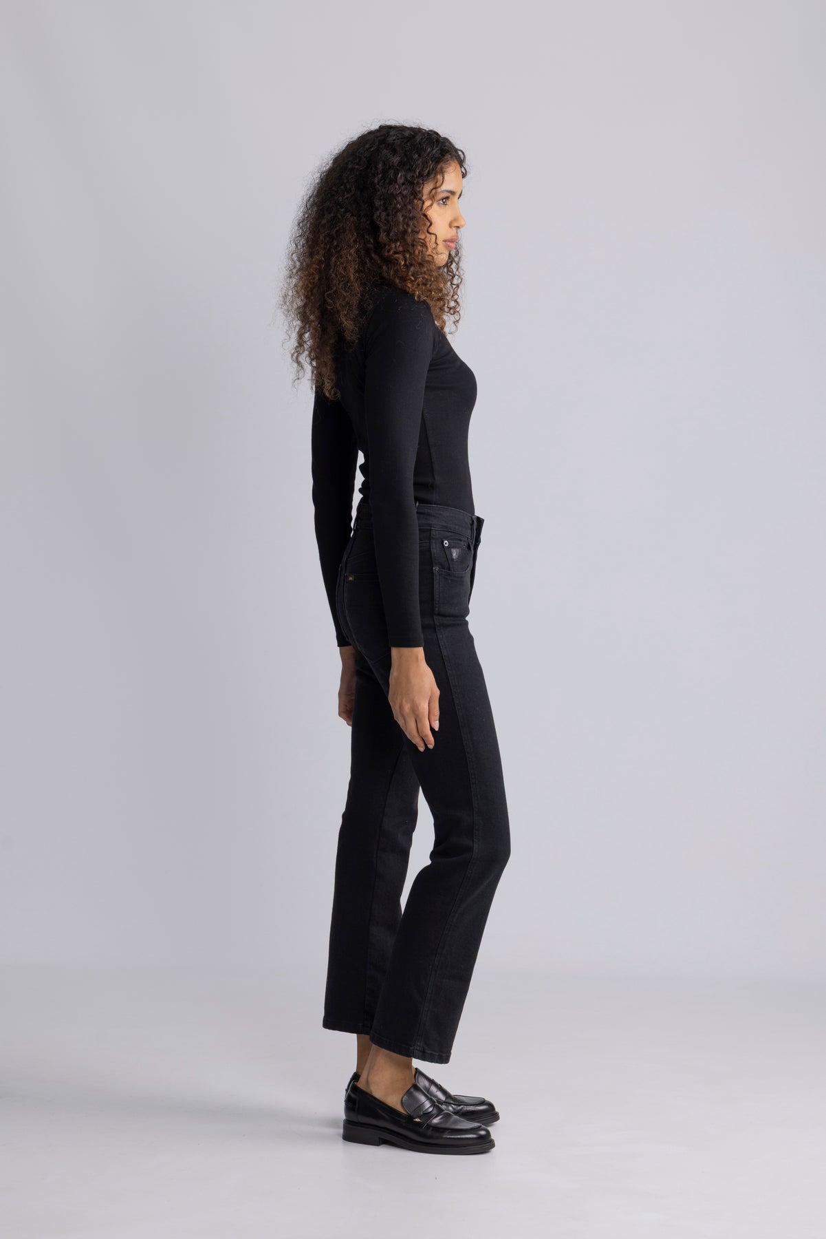 Malena R - Dark Black