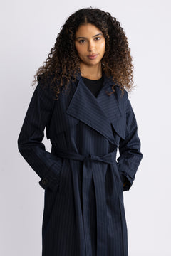 Regndråpe Trench Coat - Navy Pinstripe