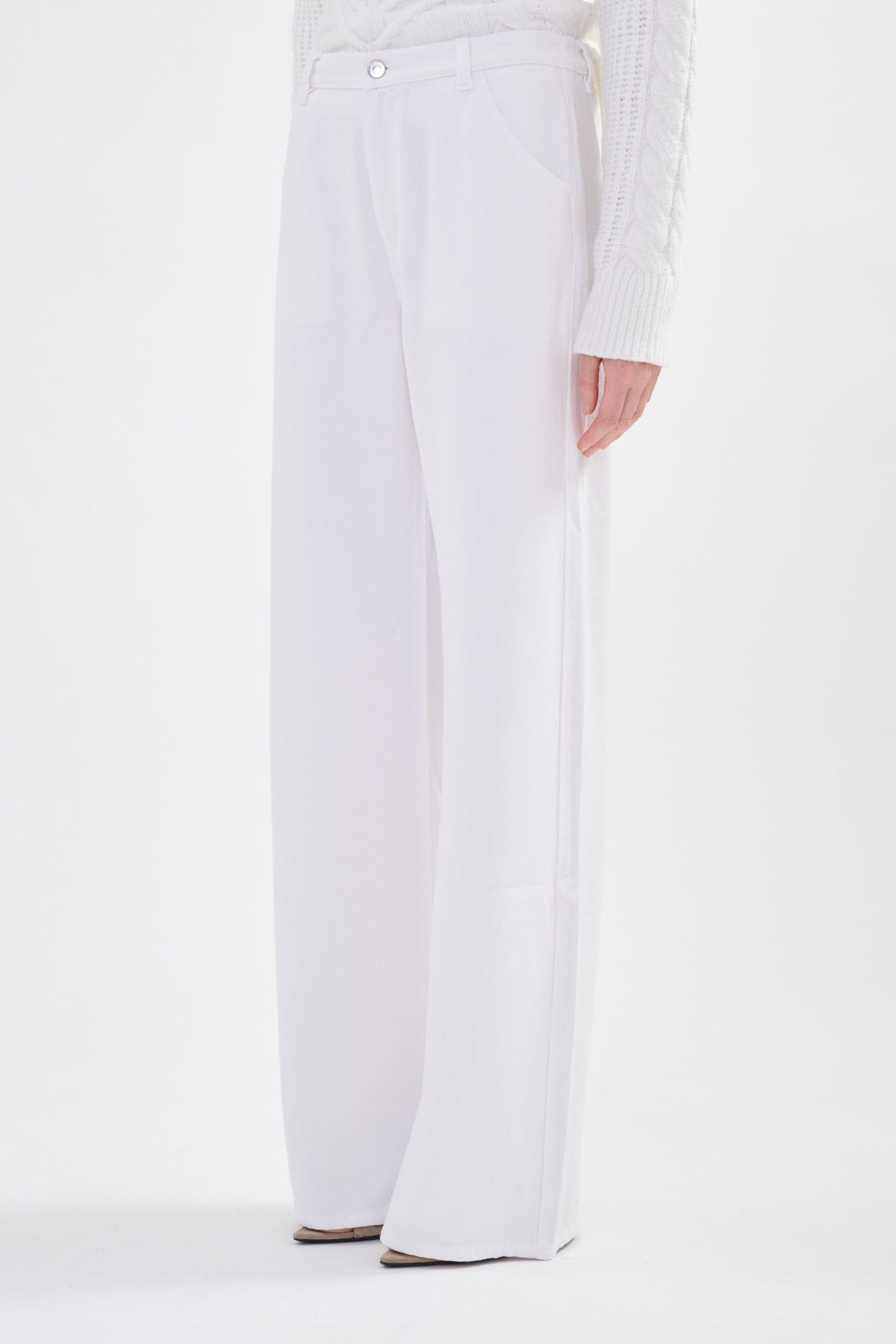 Mayu - White