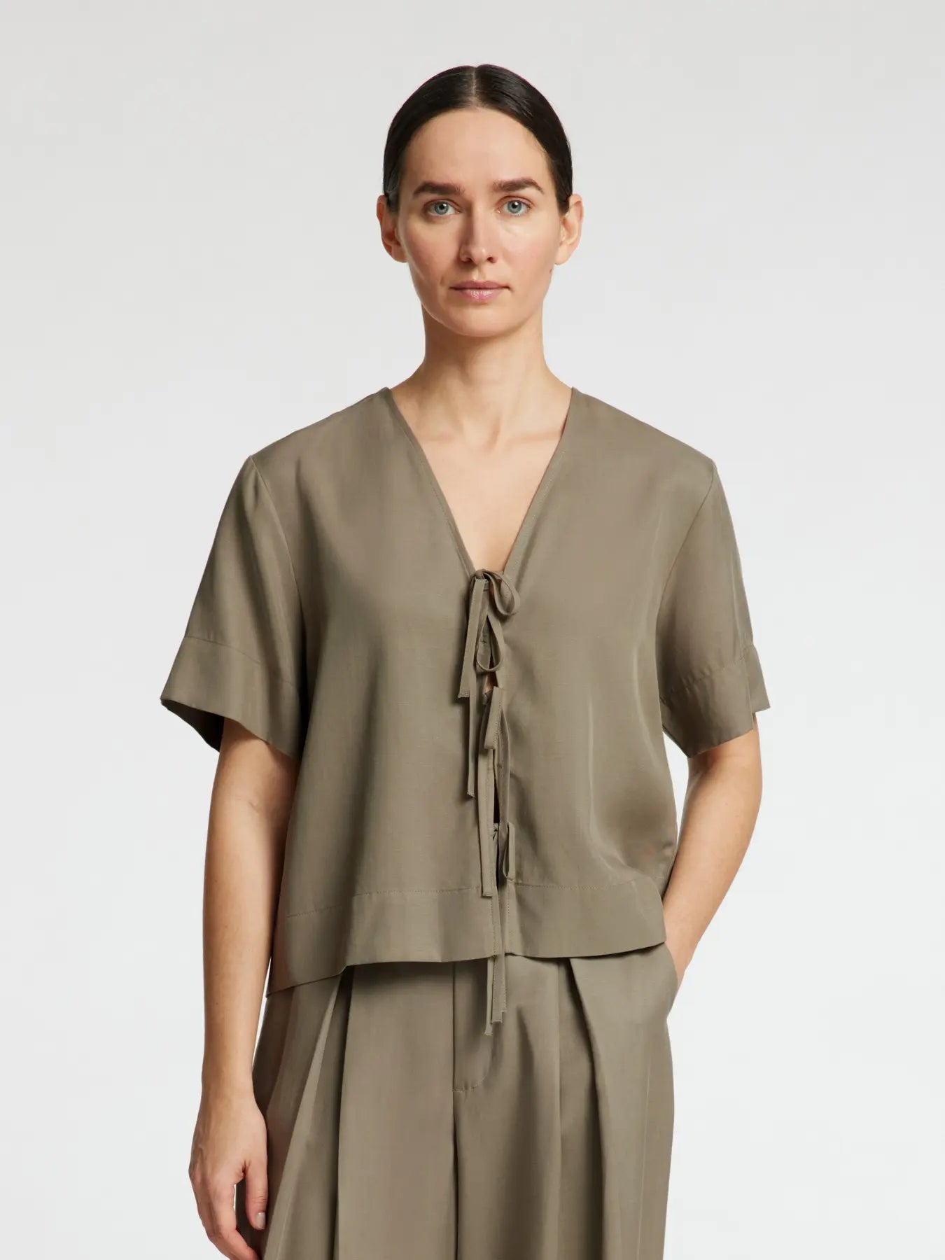 Natuk 2/4 Boxy Tie Top B - Vetiver