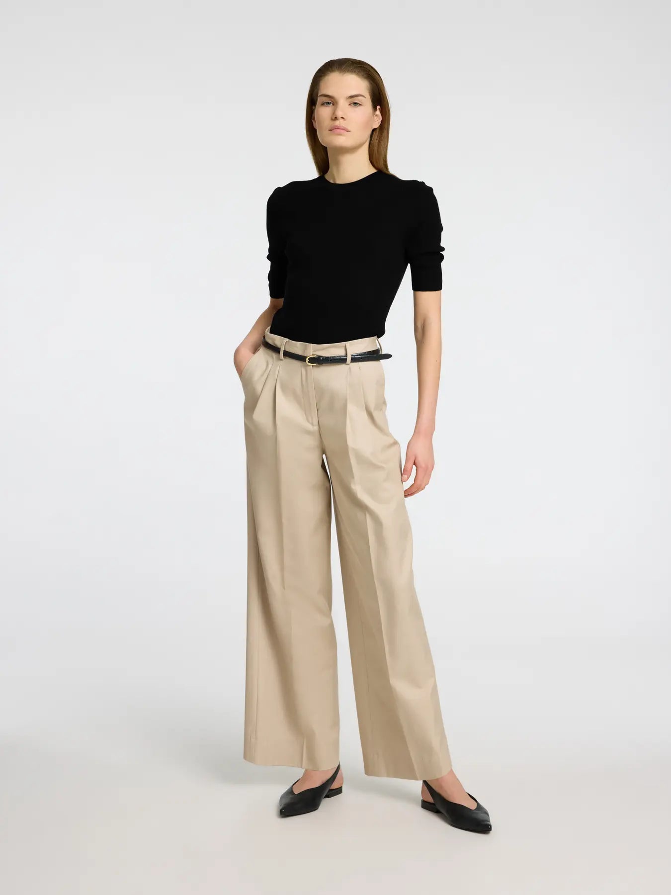 Ingrid 2/4 Knit O-Neck - Svart
