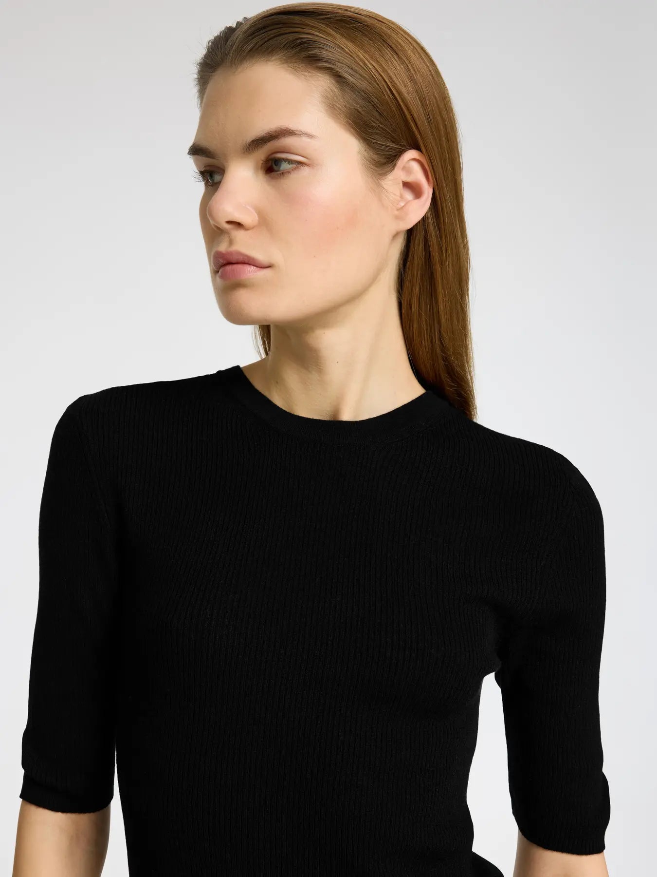 Ingrid 2/4 Knit O-Neck - Svart