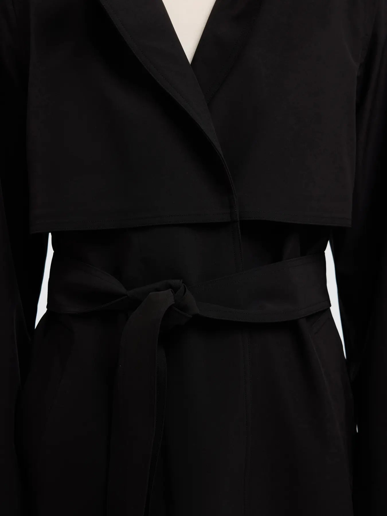 Aline Tech Trenchcoat - Black