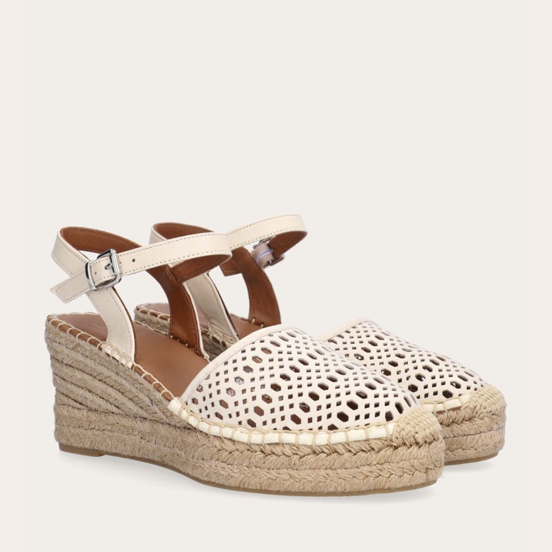 A8611 - Off White Nappa