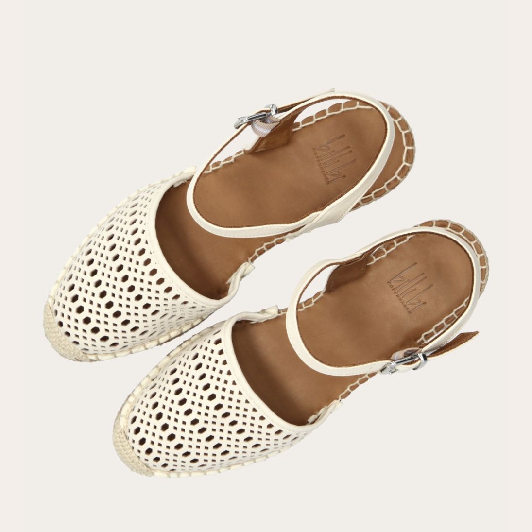 A8611 - Off White Nappa