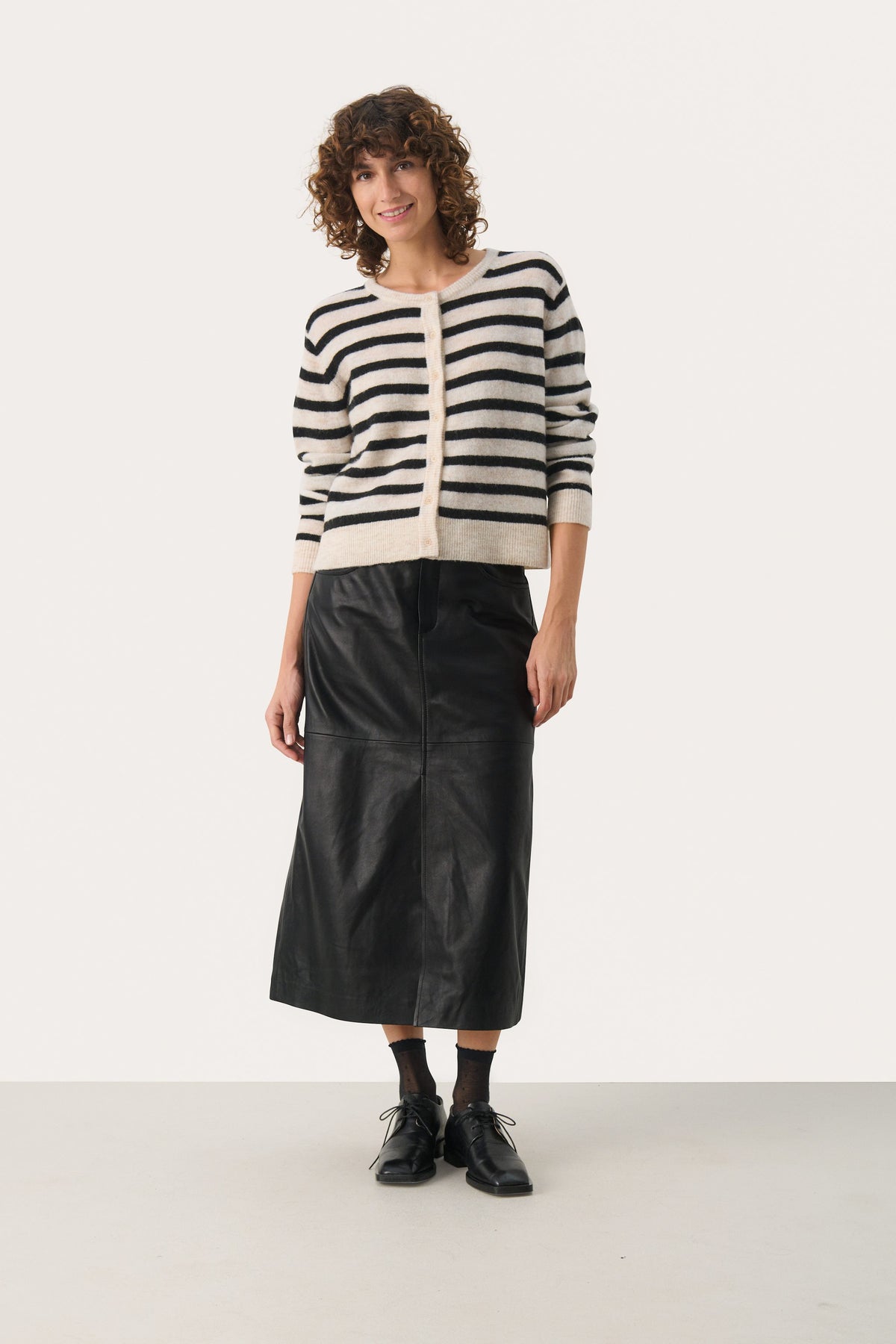 LinikaPW CA - Black Stripe