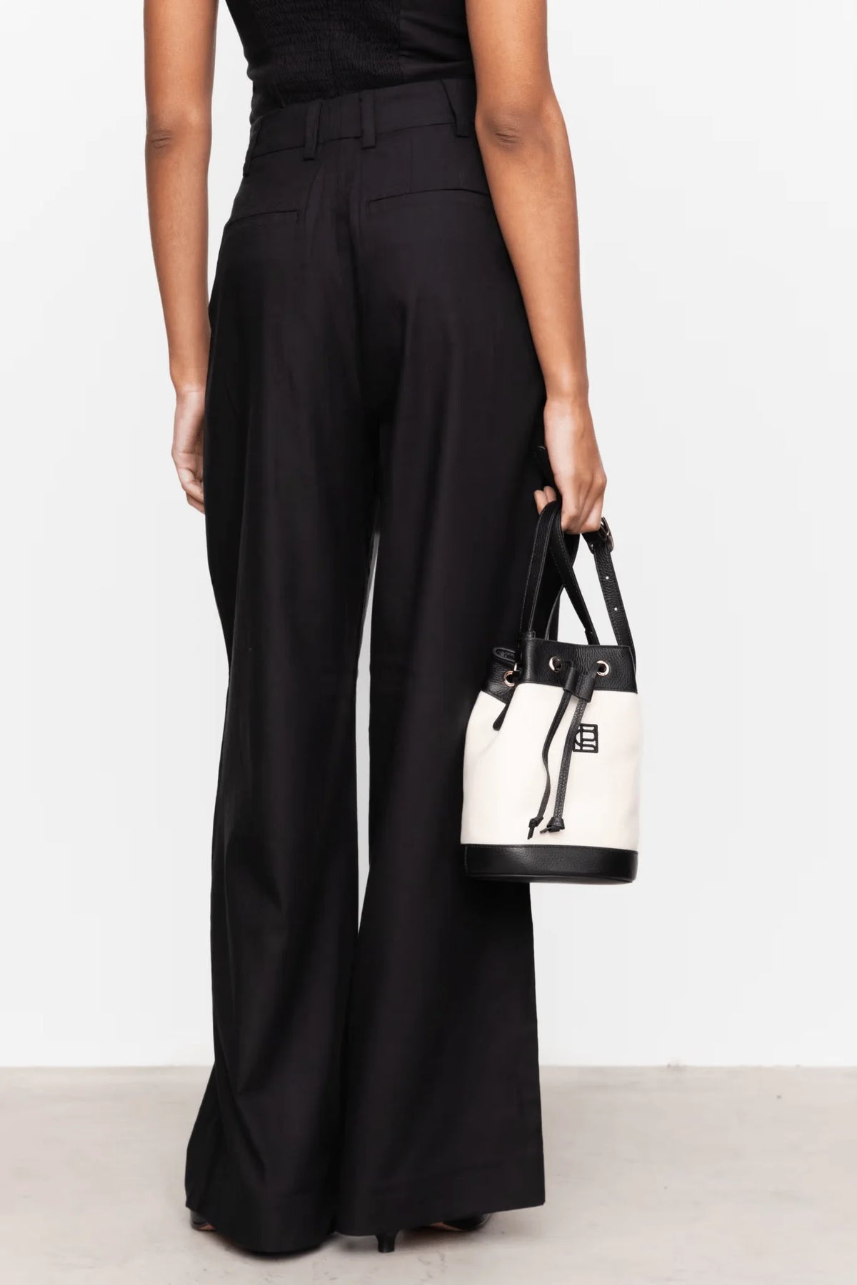 Canvas Bucket Bag - Svart