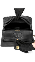 Chanel Classic Double Flap Bag Caviar Medium - Svart