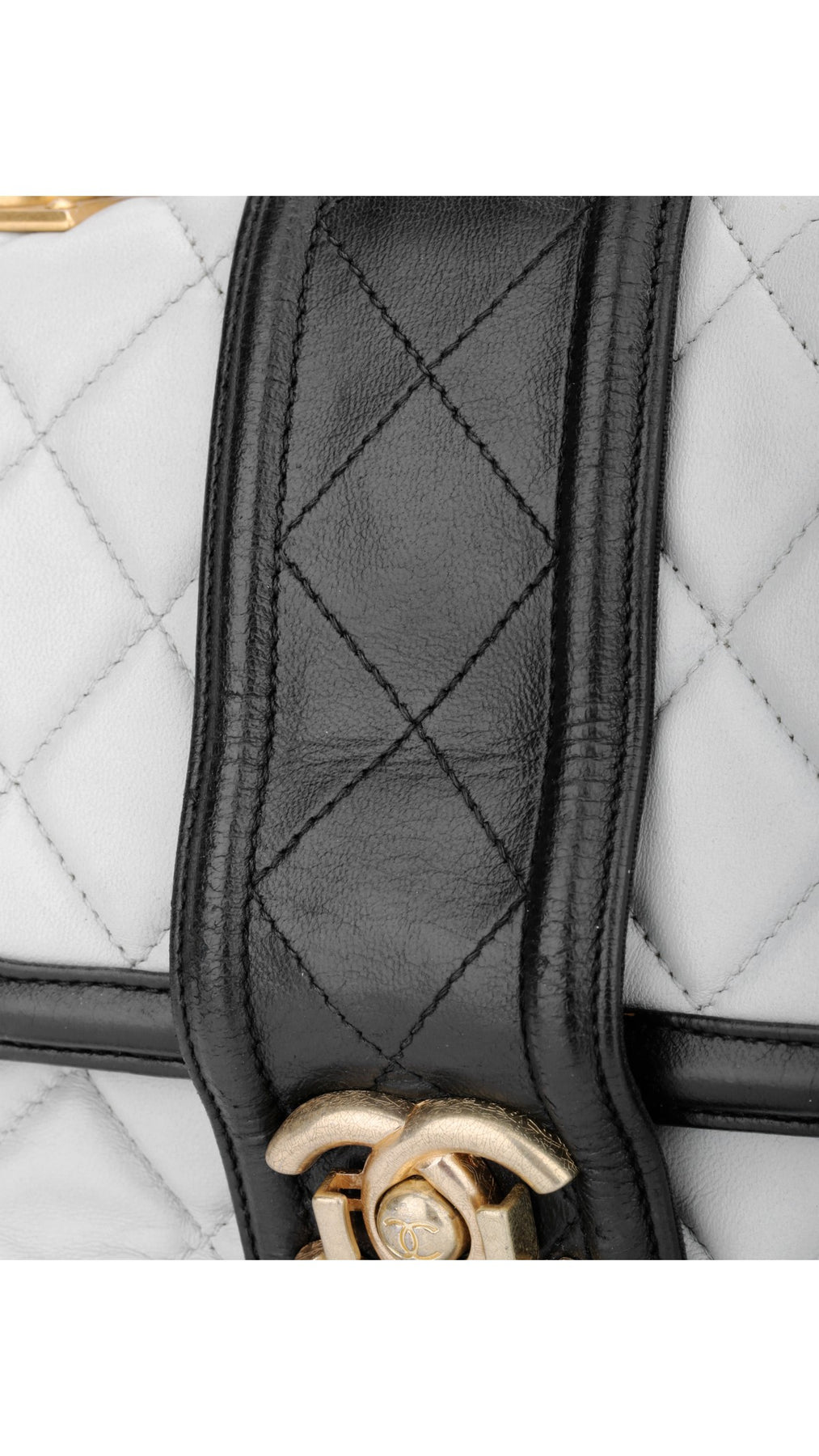 Chanel Single Flap Axelväska - Ljusblå/Svart