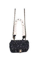 Chanel Tweed Pearl Single Flap Bag Mini - Svart