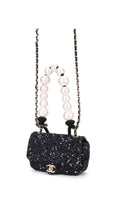 Chanel Tweed Pearl Single Flap Bag Mini - Svart