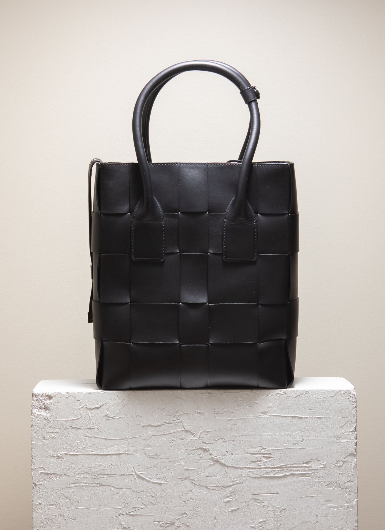Ena - Black