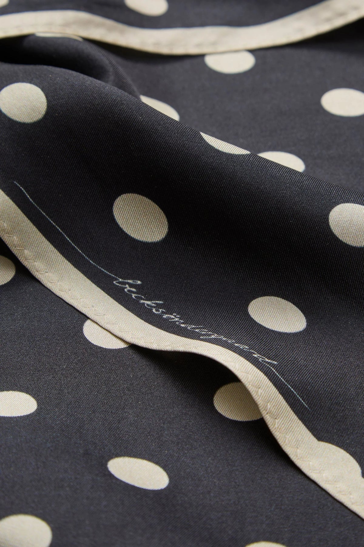 Polka Triangle Sia Scarf - Svart
