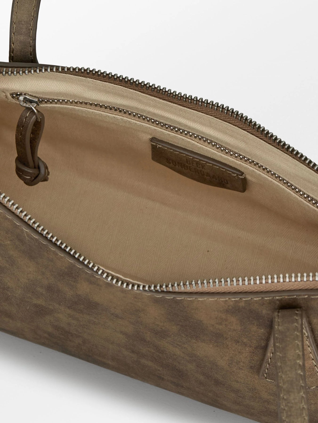 Worn Babette Bag - Hot Fudge Brown