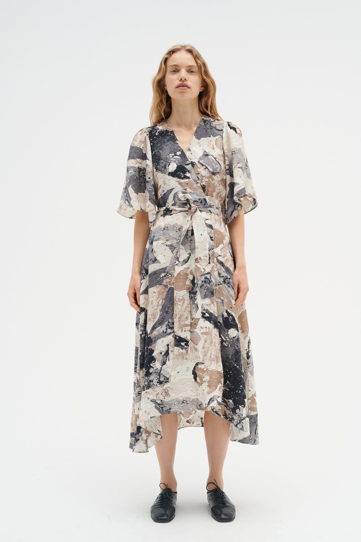 ElitaIW Wrap Dress - Graffiti Wall Grey